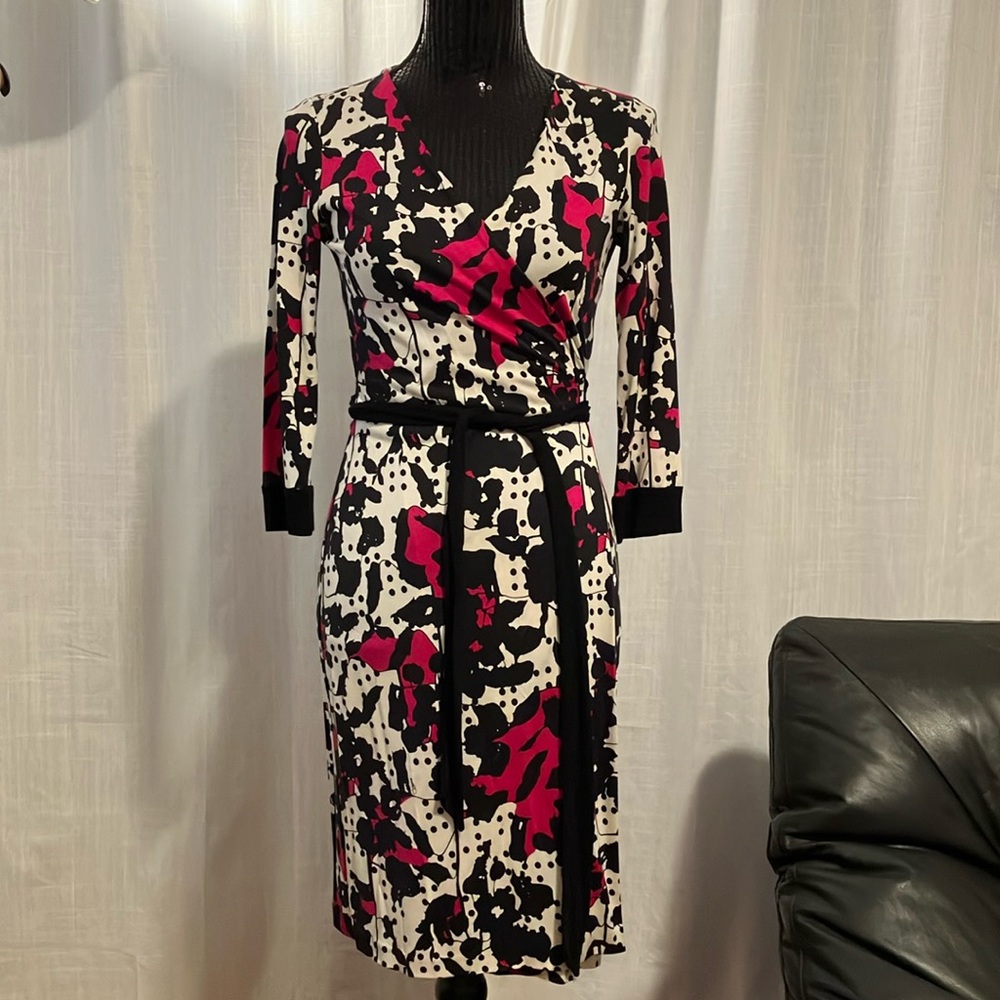 Diane Von Furstenberg Black and White wrap Dress with Cuffed 3/4 Sleeves